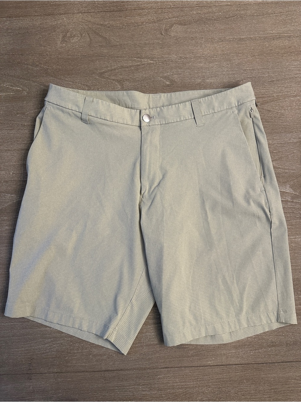 Lululemon Men's Lightweight Beige Golf Shorts